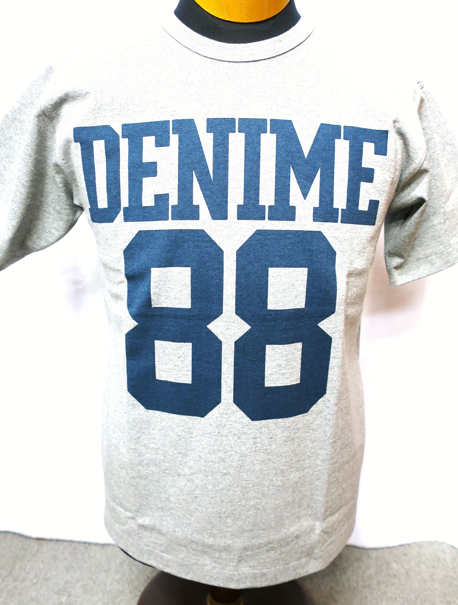 クルーネックTシャツ