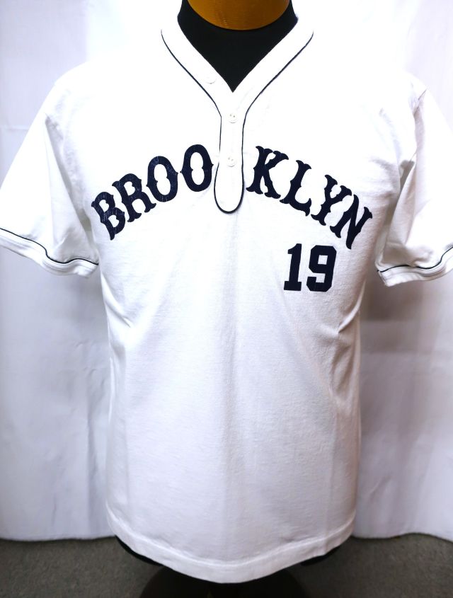 半袖ヘンリーネックTシャツ